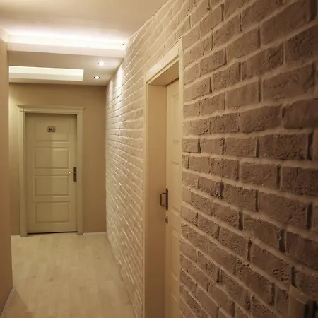 Hotel Moon Resi̇dence